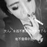 小鼻嘎累趴 路过机器人看热闹鼓掌